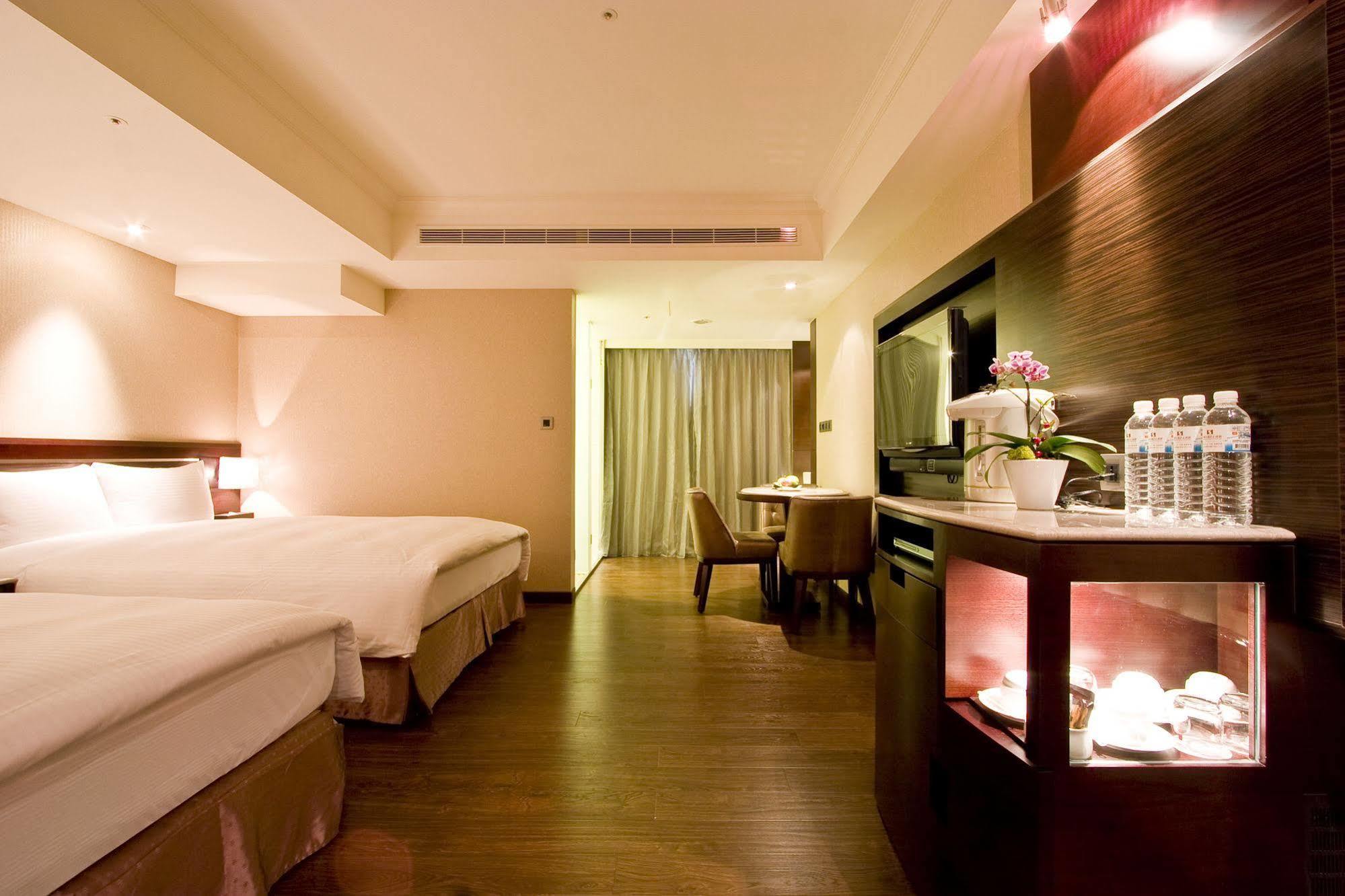 Taichung Charming City Hotel Exterior foto